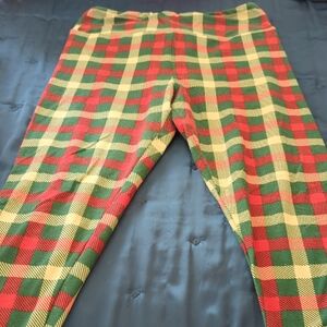 LuLaRoe Festive Plaid Leggings in Red and Green One Size